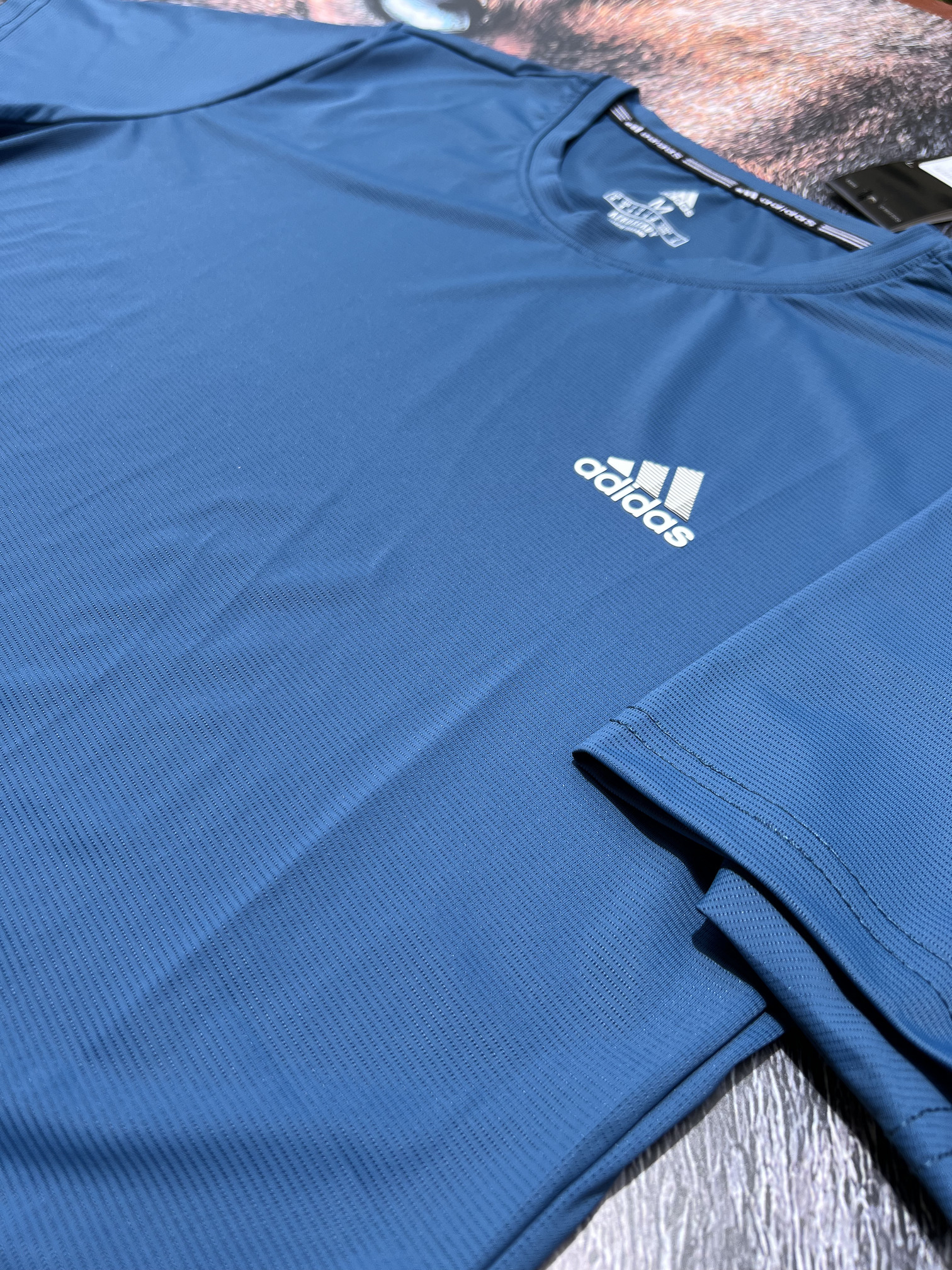 Camiseta Adidas Azul Claro - Image 2