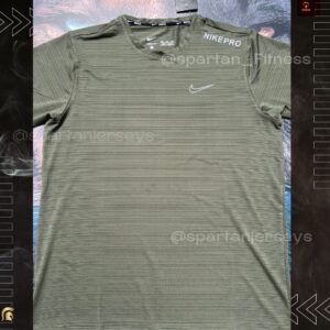 Camiseta Nike verde rayas